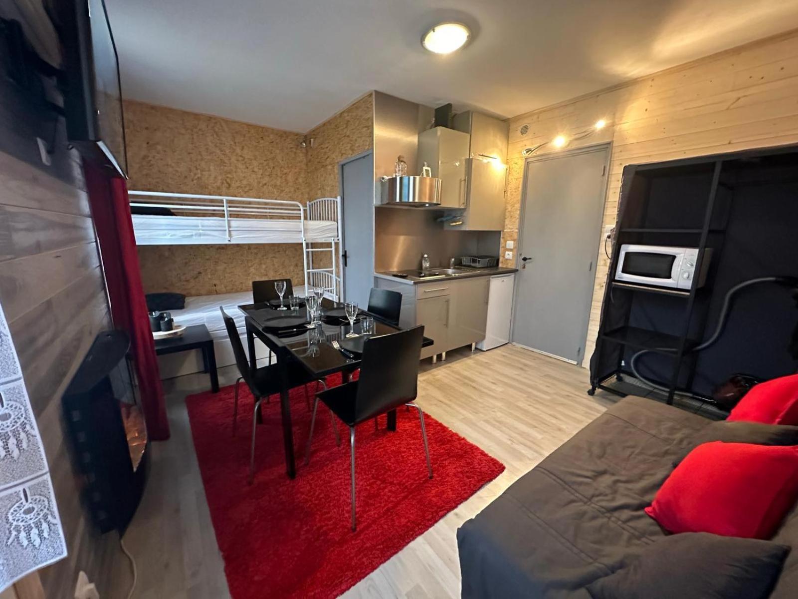 Le Chaleureux Cocon Rouge Apartment Ustou Exterior photo